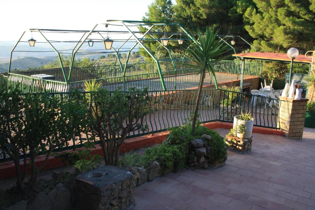 B&B Borgo Pileri Mazzarino Bagian luar foto